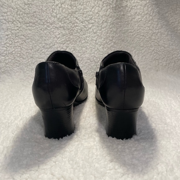 Clarks Black Learher Heeled Shoe - Picture 5 of 10